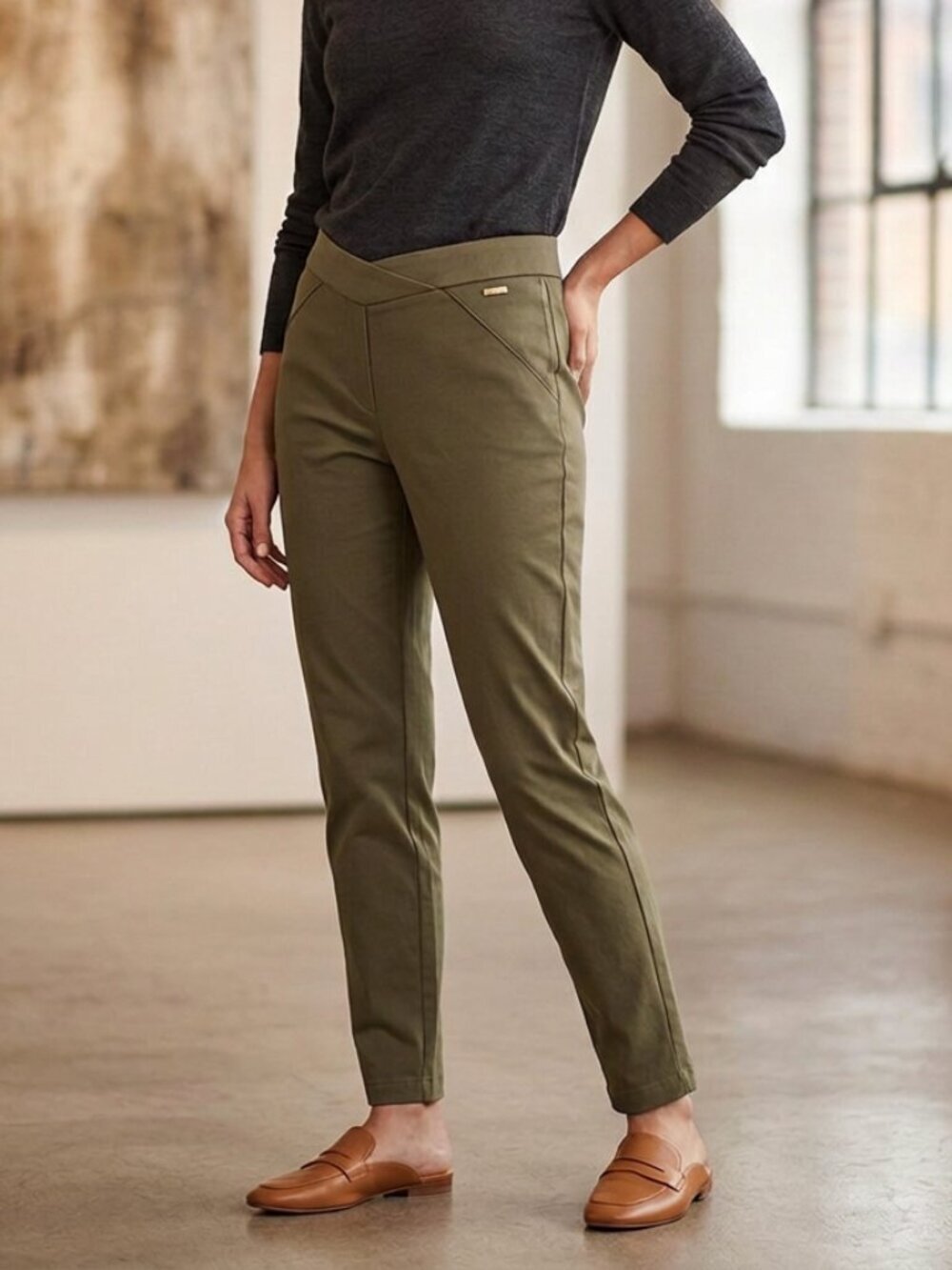 NWT Calvin Klein "Caper" Pull On Stretch Pants